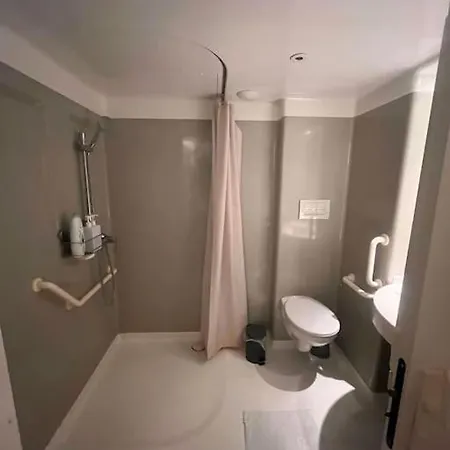 Nid Douillet De La Pie *