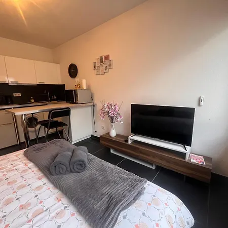 Nid Douillet De La Pie Strasbourg